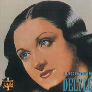 ดาวน์โหลดและฟังเพลง Sur Le Pavé De Paris (Film La Fête À Henriette) (Film La Fête à Henriette) พร้อมเนื้อเพลงจาก Lucienne Delyle
