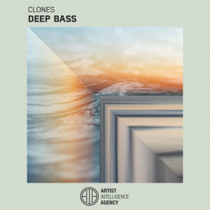 收聽Clones的Deep Bass歌詞歌曲