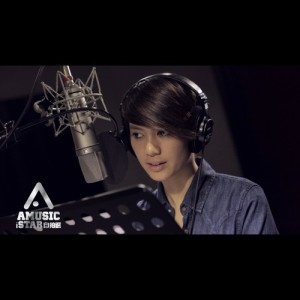 ดาวน์โหลดและฟังเพลง 剩下自己 พร้อมเนื้อเพลงจาก 林慧韵