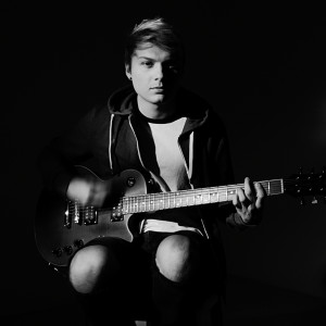 Listen to Tu vas me manquer song with lyrics from Romain Ughetto