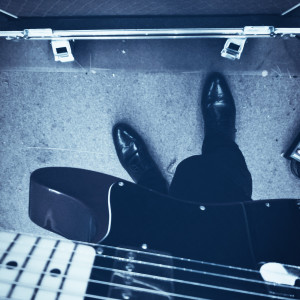ดาวน์โหลดและฟังเพลง Lifer พร้อมเนื้อเพลงจาก Nowhere Fast Music