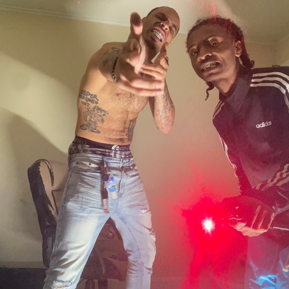 Off White Dunks (feat. Certified Trapper) (Explicit)
