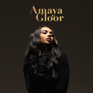 ดาวน์โหลดและฟังเพลง Out Of My Head พร้อมเนื้อเพลงจาก Amaya Gloor