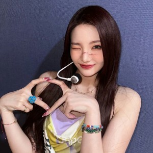 Listen to Diamond (cover: 트라이비) (完整版) song with lyrics from Yuje.^