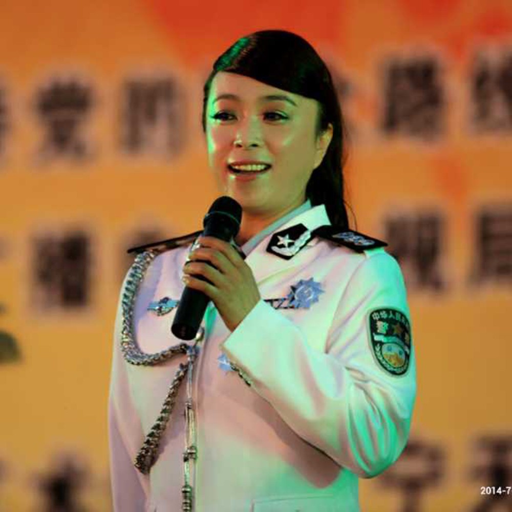 李欣