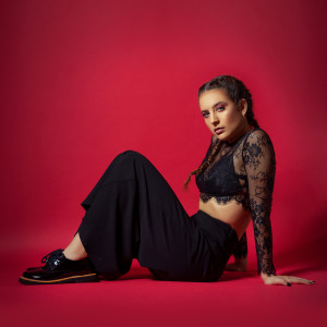 ดาวน์โหลดและฟังเพลง Self Destructive พร้อมเนื้อเพลงจาก Michelle Leclercq