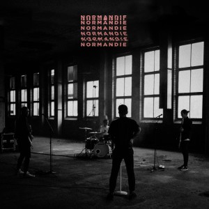 ดาวน์โหลดและฟังเพลง Enough (Live Session) พร้อมเนื้อเพลงจาก Normandie