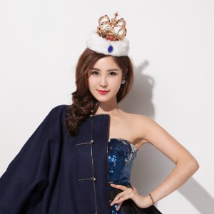 Listen to 在内蒙古遇见你 (完整版) song with lyrics from 琪琪格