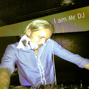 I Am Mr DJ dari DJ Morris