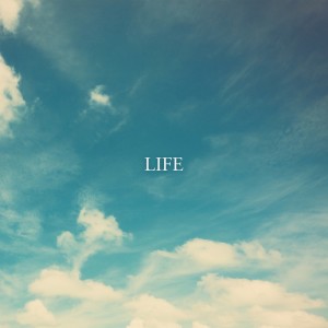 ดาวน์โหลดและฟังเพลง LIFE พร้อมเนื้อเพลงจาก KoN