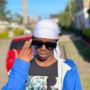 Listen to War (Explicit) song with lyrics from Lil Osteen