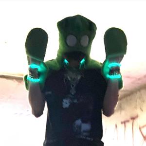 收聽Pythio的mice (Explicit)歌詞歌曲