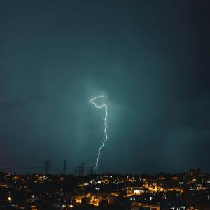 ดาวน์โหลดและฟังเพลง GODSPEED (Explicit) พร้อมเนื้อเพลงจาก Kid Hopes