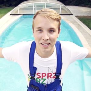 Listen to Je to na tobě(feat. Linda Hlatká) song with lyrics from Packet
