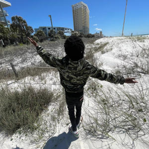 ดาวน์โหลดและฟังเพลง Off the rip (Explicit) พร้อมเนื้อเพลงจาก Lil Xhino