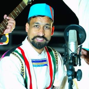 Listen to Raaji Khushi song with lyrics from Rakesh Dilbar