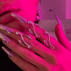 Listen to Двигай (Explicit) song with lyrics from Чип Читер
