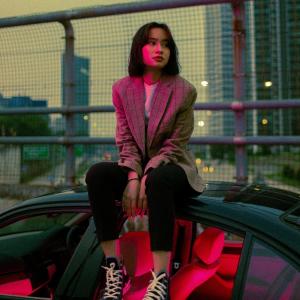 Listen to Tamu song with lyrics from Satine Zaneta