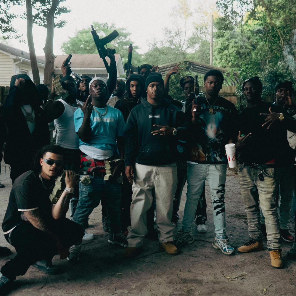 Trenches Love Me (feat. Trap Dickey)