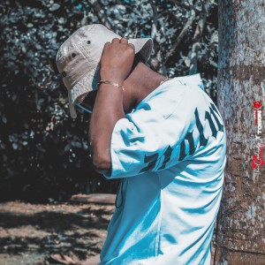 ดาวน์โหลดและฟังเพลง Paquetona (Remix) พร้อมเนื้อเพลงจาก Brey Gang