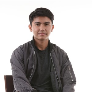 Dengarkan Antara Cinta Dan Benci lagu dari Rifky dengan lirik