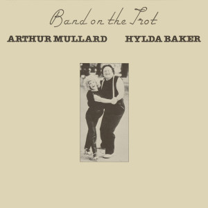ดาวน์โหลดและฟังเพลง Save Your Kisses for Me พร้อมเนื้อเพลงจาก Arthur Mullard