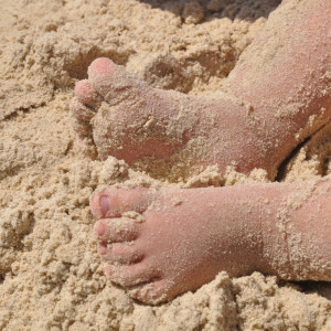 ดาวน์โหลดและฟังเพลง Pantai พร้อมเนื้อเพลงจาก Tidur Bayi Musik