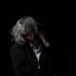 Listen to СВЕТ song with lyrics from QALOE