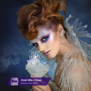 收聽Stanlee的Hold Me Close歌詞歌曲