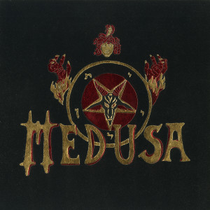 Dengarkan Temptress lagu dari Medusa dengan lirik