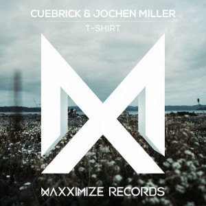 ดาวน์โหลดและฟังเพลง T-Shirt พร้อมเนื้อเพลงจาก Cuebrick