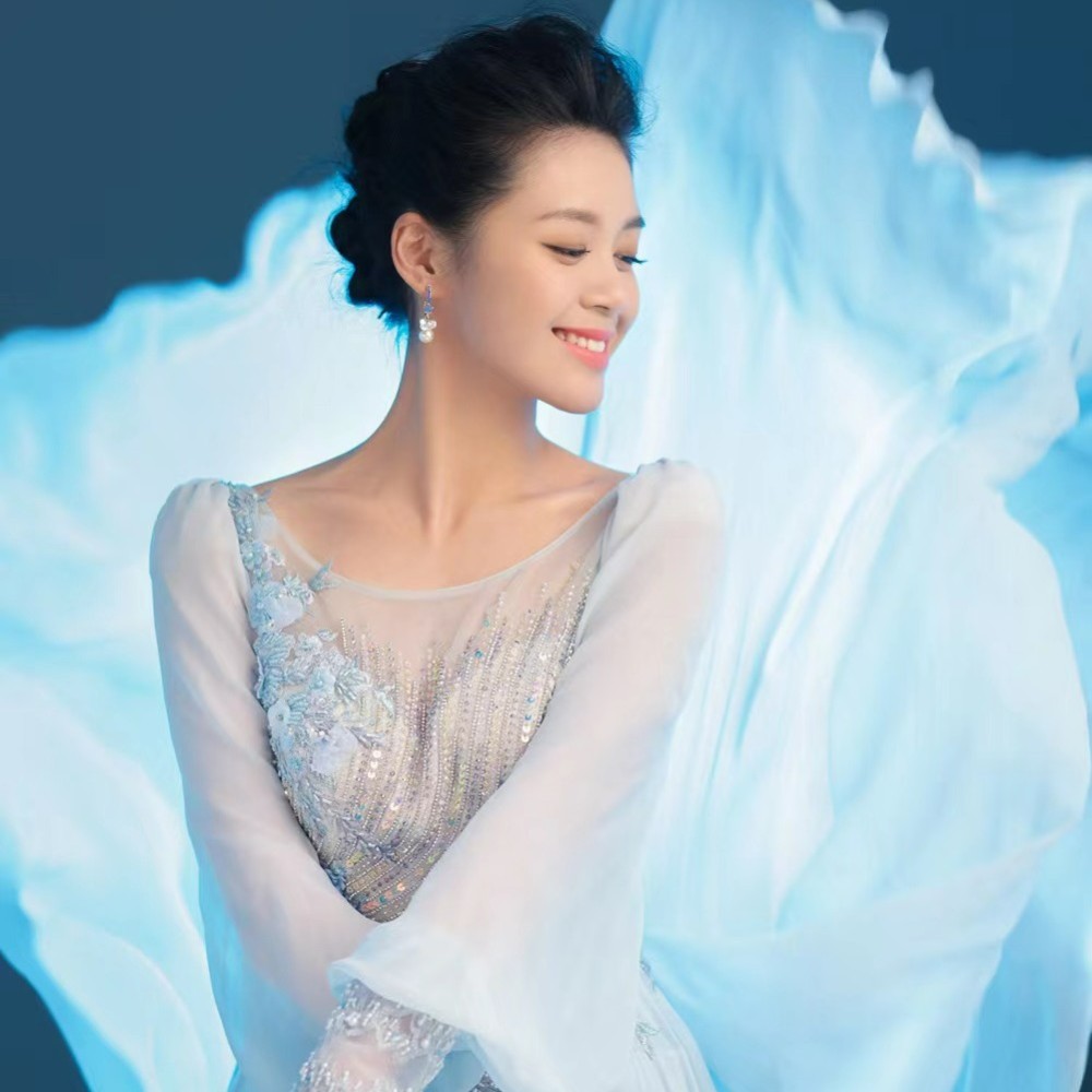 李虹
