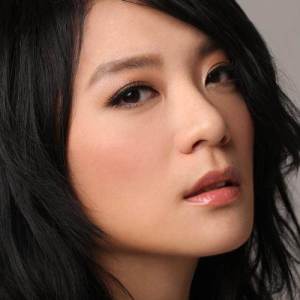 ดาวน์โหลดและฟังเพลง Expressions พร้อมเนื้อเพลงจาก 王若琪
