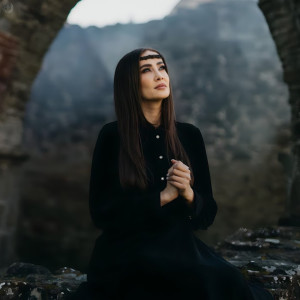 Listen to Preasfânta Maică Și Fecioară song with lyrics from Geanina Gavrilă