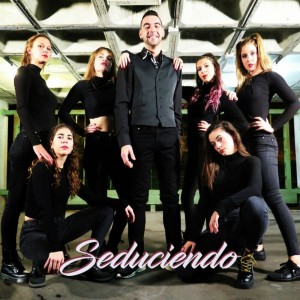 Listen to Seduciendo song with lyrics from Angel Guerras