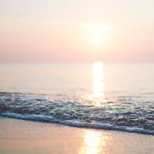 ดาวน์โหลดและฟังเพลง Easy Breeze พร้อมเนื้อเพลงจาก Relaxing Music Therapy