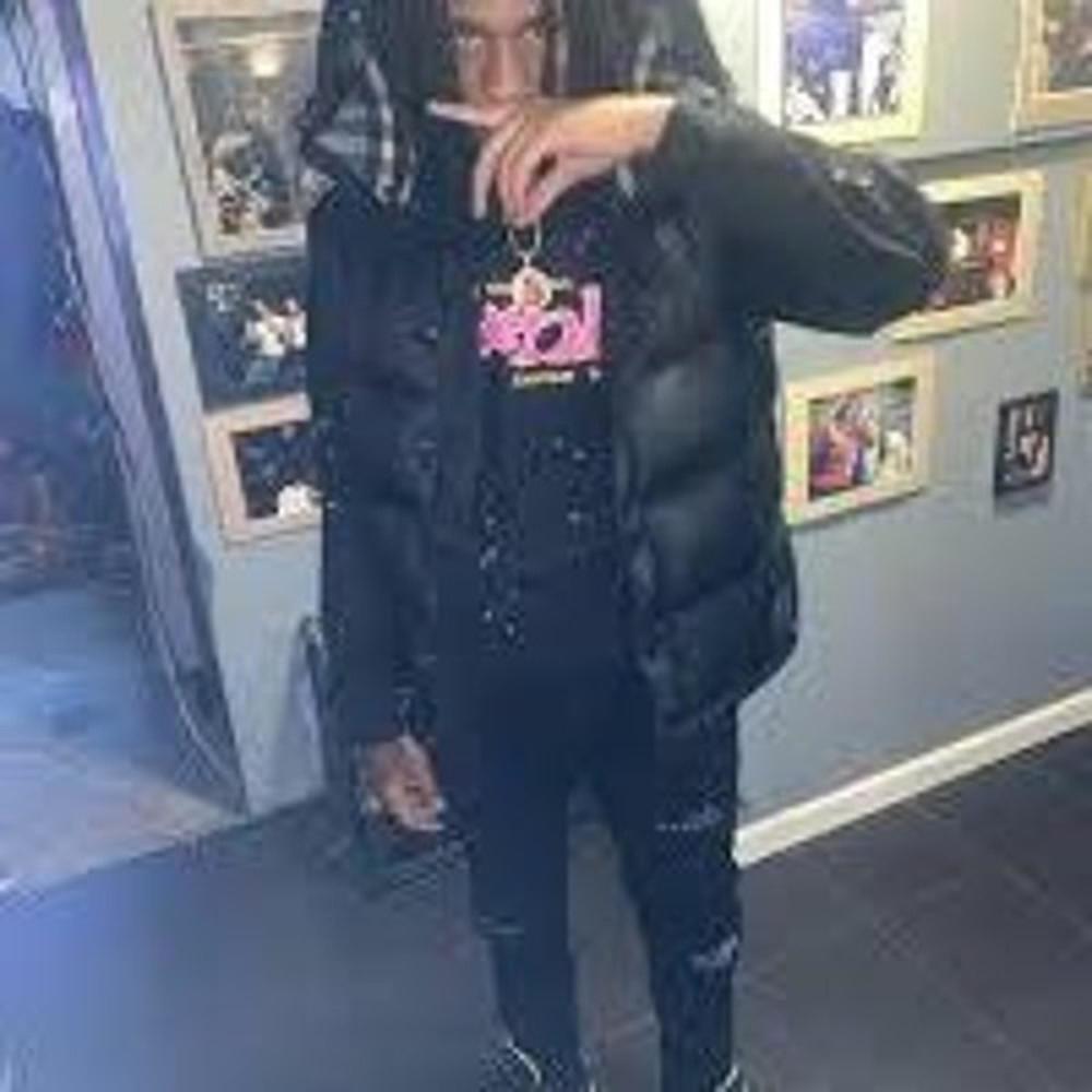 She Wanna Wait (feat. Sdot Go, Jay Houndd & Naz GPGG) (Explicit)