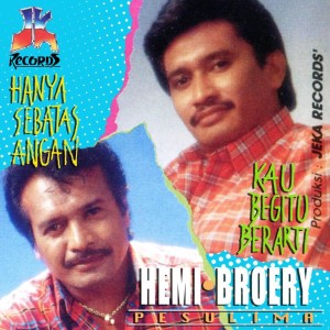 Broery Pesulima的專輯Hanya Sebatas Angan