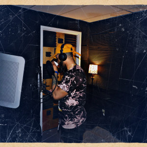 Dengarkan Minding My Business (Explicit) lagu dari Ren dengan lirik