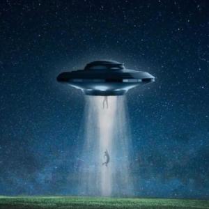 Bigincognita的專輯Nave Espacial (feat. Abell) (Explicit)