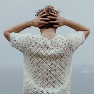 收聽Gus Polden的Da går øya og歌詞歌曲