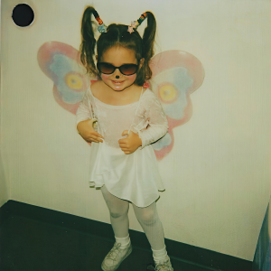 收聽Charli Adams的Superpowers歌詞歌曲