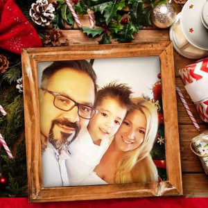 Listen to Estaré En Mi Casa Esta Navidad song with lyrics from Rodolfo Vasquez
