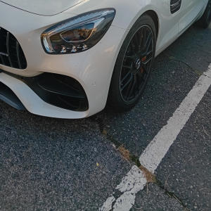 ดาวน์โหลดและฟังเพลง $e nebudeme zdravit (feat. DannyD) พร้อมเนื้อเพลงจาก La-ila