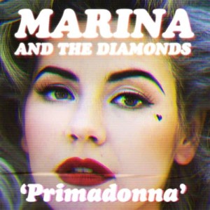 ดาวน์โหลดและฟังเพลง Primadonna พร้อมเนื้อเพลงจาก Marina