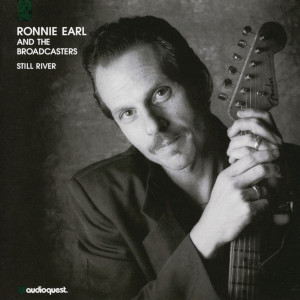 收听Ronnie Earl And The Broadcasters的Kansas City Monarch歌词歌曲