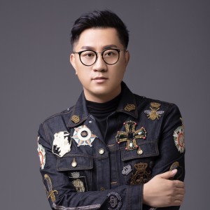 收聽大哲的麗江姑娘歌詞歌曲
