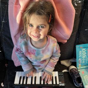 ดาวน์โหลดและฟังเพลง Motivation พร้อมเนื้อเพลงจาก Tyler Rootz