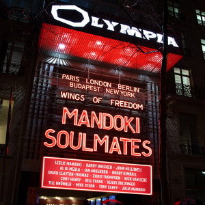 ดาวน์โหลดและฟังเพลง Smoke on the Water (Live in Berlin) พร้อมเนื้อเพลงจาก ManDoki Soulmates