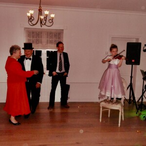 Listen to Svømmehud song with lyrics from Vigga